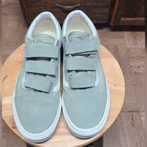 Vans Women's Sneakers in Light Green and White